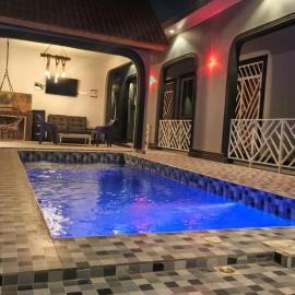 Heavenly ApHEARTment With a Swimming Pool, hotell i Dodoma