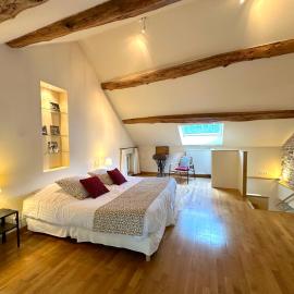 Clos de Fougères - Duplex Les Fleurières، فندق في Montoillot