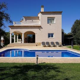 Spacious, good located villa in Sant Pere Pescador, Nautic Palmera