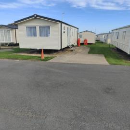3 Bedroom Static Caravan, Sleeps 8, New 2025!, hotel in Hartley