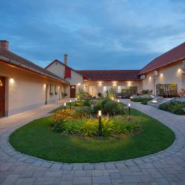 Magister Apartmanház, hotel in Cserépfalu
