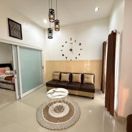 Ivo Homestay Jogja, hotel in Gondowulung