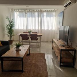 דירת נופש על הים בחיפה, hotel u gradu Haifa