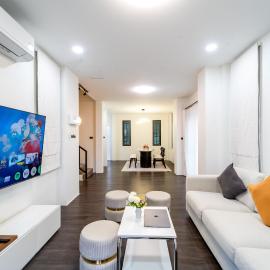Stylish 3 Bedroom Villa with Garden, Chalong - by PoshSaga