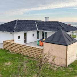 Cozy Home In Struer With Sauna, hotel in Struer