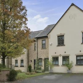 Luxury Spacious 3-Bed City Oasis Just 10 Mins from Centre with Free Parking