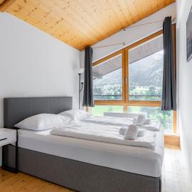homy Alpine Deluxe Chalet in St Anton im Montafon، فندق في سانكت أنتون إم مونتافون