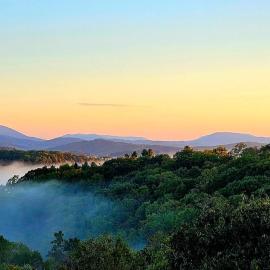 Chapel Rest - Breathtaking Views, hotell i Boone