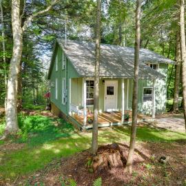 Adirondacks Cabin w/ Fire Pit on Otter Lake!, hotel em Forestport
