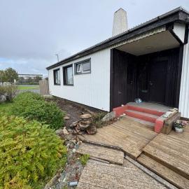 Beautiful single home in Höfn、ヘプンのホテル
