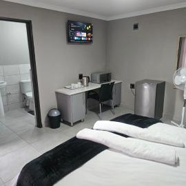 Vation Nation Guest House, hotelli kohteessa Mokopane