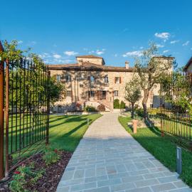 Borgo Cadonega，Viano的飯店