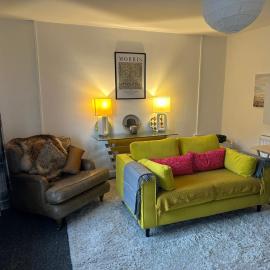 Contractor friendly-2 bd-Private Parking-Sleeps 3, hotel a Llandeilo