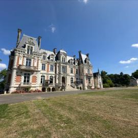 Château de Savonnières, Hotel in La Bruère-sur-Loir