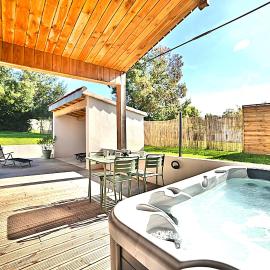 Maison cosy avec spa extérieur et vélos électriques