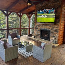 Above Expectations-New Exterior-Sleeps 8-Hot Tub-Games Galore-Nature, hotel v destinácii Morganton