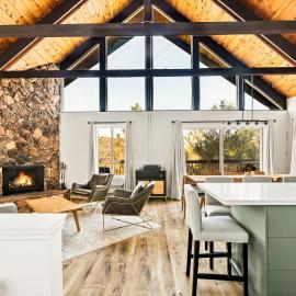 EV level 2, Pets Welcome at Sunset Ridge, hotel a Lake Arrowhead
