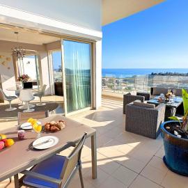 Serenity by the Ocean Penthouse by BeCherish, hotel v mestu Páteo