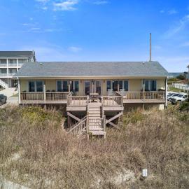 Paradise East by Emerald Isle Realty, hotel in Emerald Isle