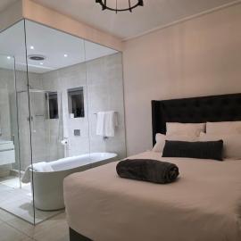 Aurora Executive Stay In Waterfall City