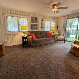 Charming Long Lake Cottage-Hot Tub-Pet Friendly-Near Alpena, hotel v mestu Alpena