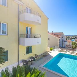 Apartments with swimming pool Seget Vranjica, Trogir - 24946