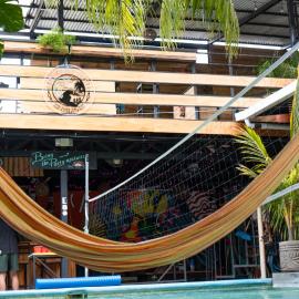 Surf Town Hostel، فندق في سان خوان ديل سور