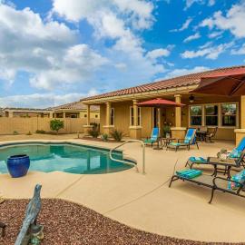 Luxurious villa with pool and spa