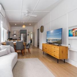 Relaxed Coastal Getaway Steps to Urangan Beach