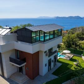 Holiday villa with sea view and heated pool Villa Mariposa