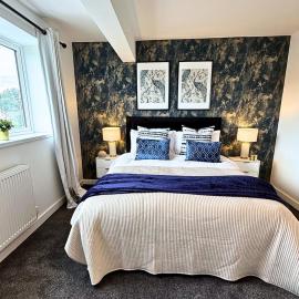 Cosy Staff, Large 6-bedroom Detached house