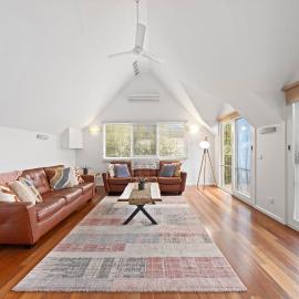 Jarrah Lodge - Sleeps 10 - Merrijig, hotel in Merrijig