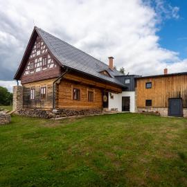 Roubenka U Babi, hotel in Lipná