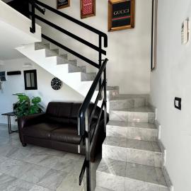 Marble apartment, hotel a Prato
