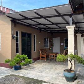 Homestay ABAH, hotel in Nibung Tebal