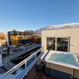 Penthouse with Hot Tub
