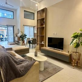 Davion House near IKEA KBP by YourHome, хотел в Simpar
