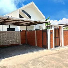 Yustien Homestay Jogja 3 Bedroom - Entire House