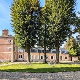 Pavillon des communs, hotel en Bornel