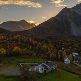 Lyngen alps View, хотел в Koppangen