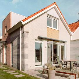 Nice Home In Makkum With Lake View