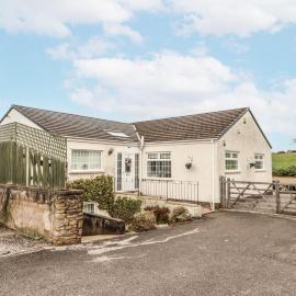 White Gables, hotel in Great Clifton