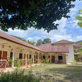 Lemuni Retreat & Training Centre - Kerling, Selangor, хотел в Kerling