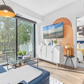 Modern 1BD Near DT & UMN Gym Street Parking