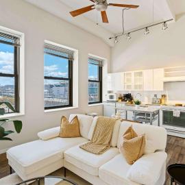 CBD Apartment Pool 24-7 Gym Parking