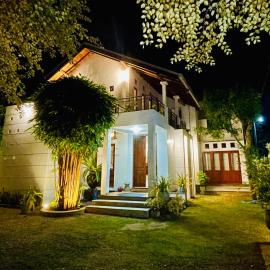 Cenreeza Airport Villa