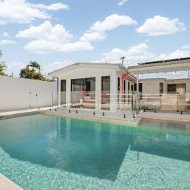 Lush Kuluin Escape Private Pool & Short Drive to Mooloolaba Beach