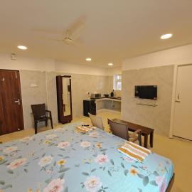 MADRASl AIRPORT HOTEL & HOMESTAY - NEAR AlRPORT, hotel u gradu Čenaj