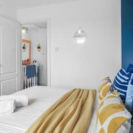 Contractor Haydock Home in St Helens Near Racecourse, hotel in Haydock