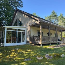 Conway Lake Charm - Beautiful Waterfront Community、コンウェイのホテル
